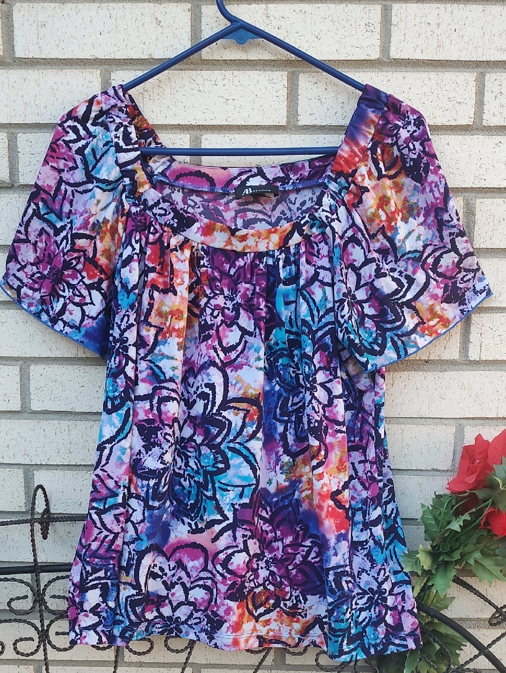 Multi-Color Top* - Picture 2 of 9